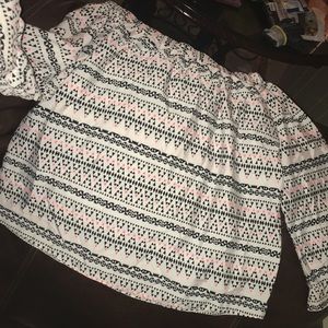 Off shoulder top🖤